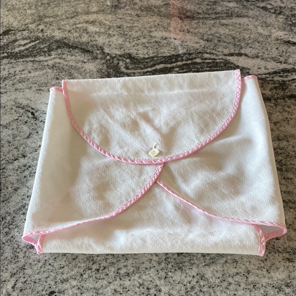 Vintage White and Pink Foldable Pouch!